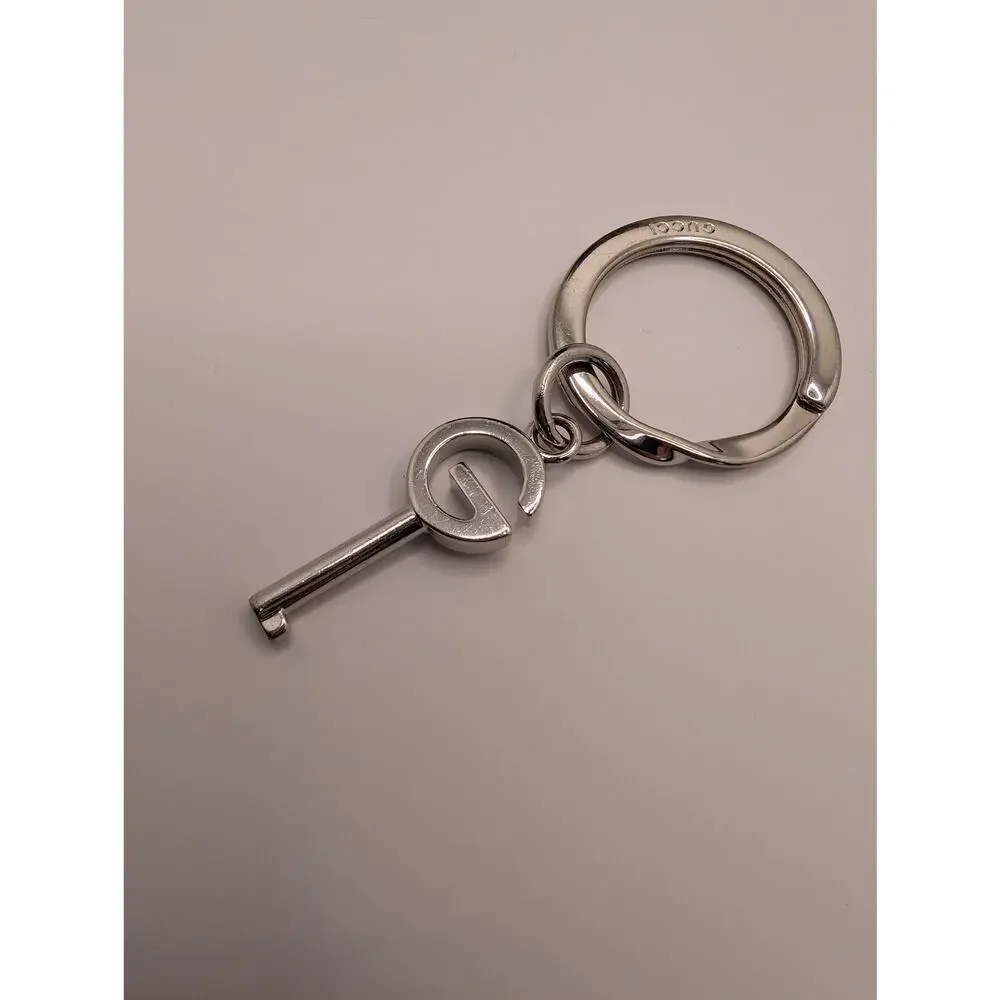 Gucci G Logo Key Charm Keychain Silver Tone Spring Gate Ring Italy